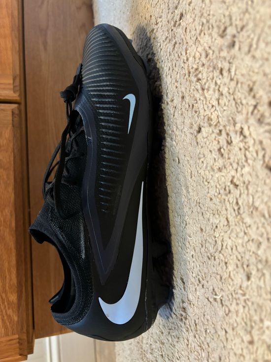 Nike Phantom 6 Low Pro FG soccer cleats